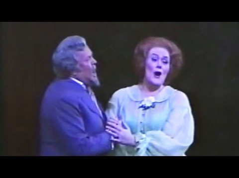 <span>FULL </span>La Traviata Met 1975 Sutherland Alexander McNeil