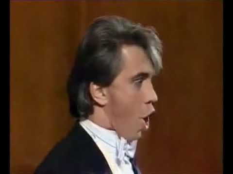 <span>FULL </span>Dmitri Hvorostovsky Recital Moscow 1990
